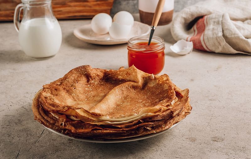 Блины на кислом молоке с дырочками